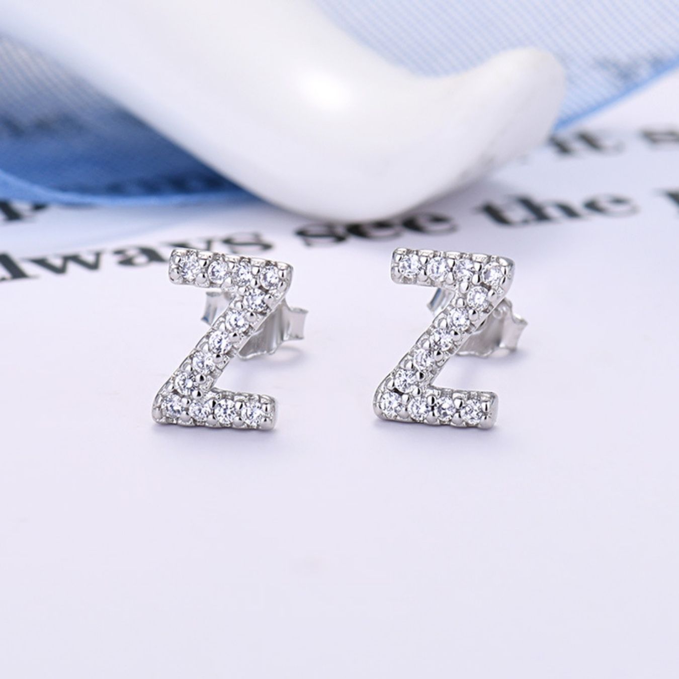 Initialen-Ohrringe „Identität“