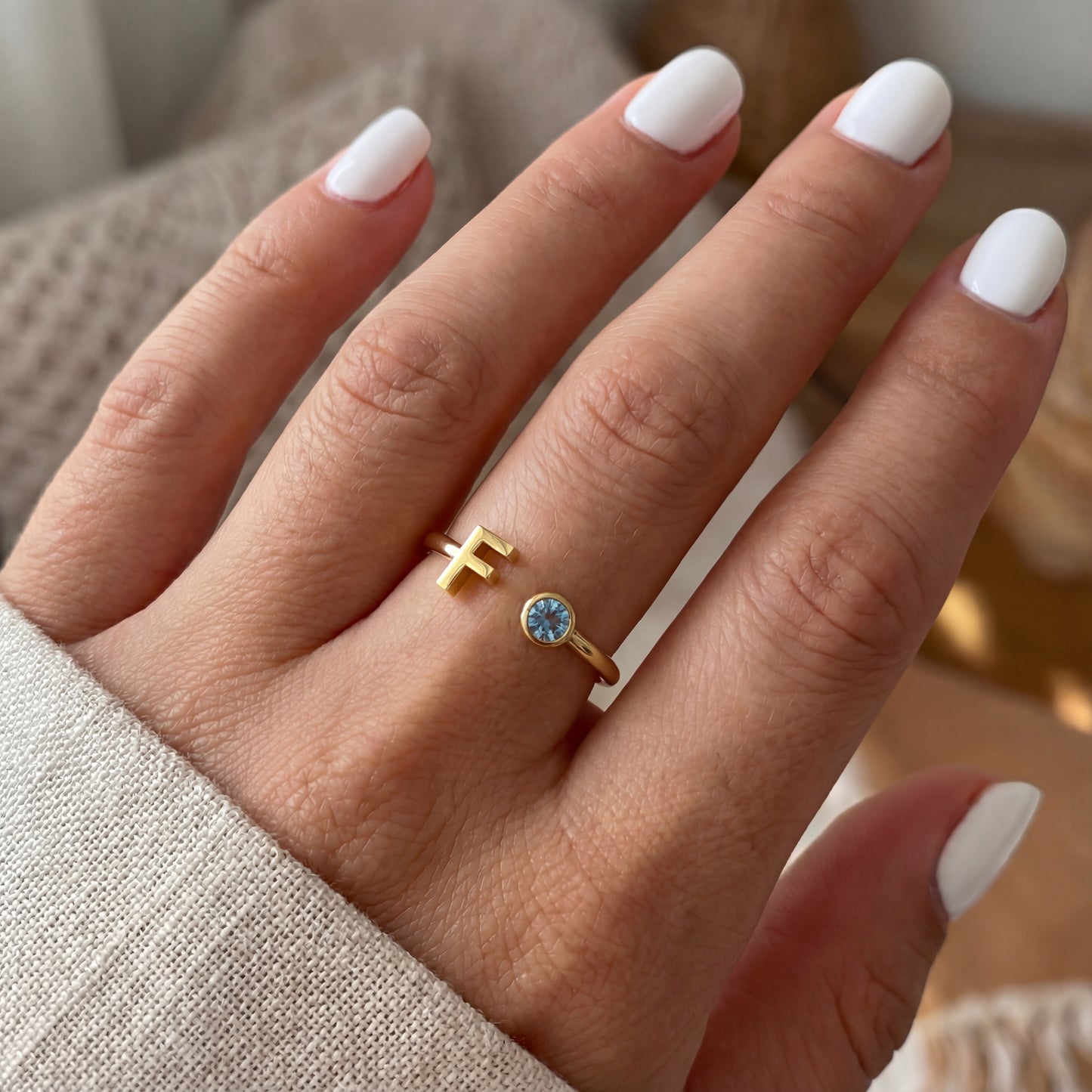 Verstellbarer Initialenring "Essence"