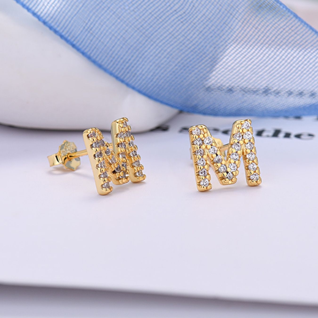 Initialen-Ohrringe „Identität“