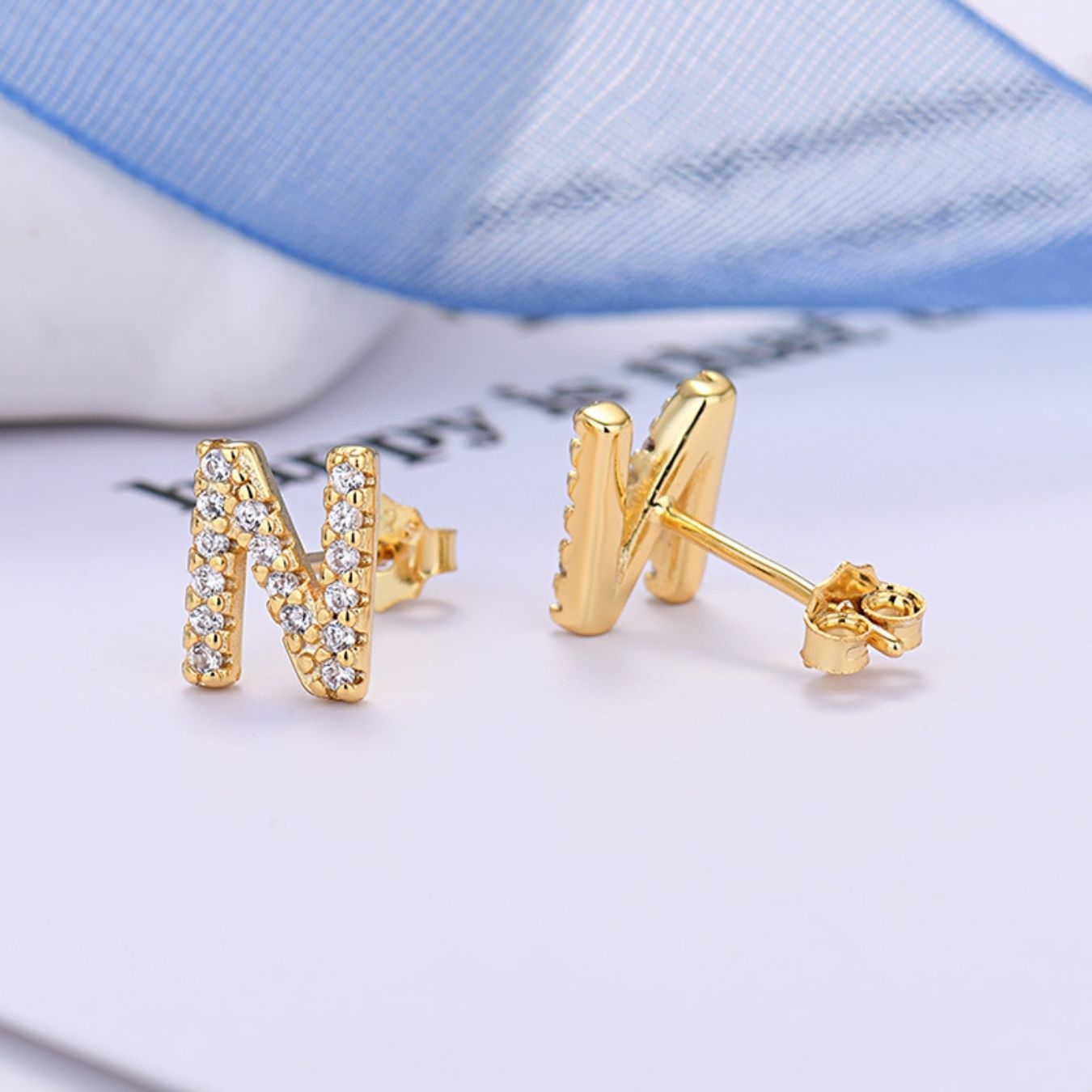 Initialen-Ohrringe „Identität“