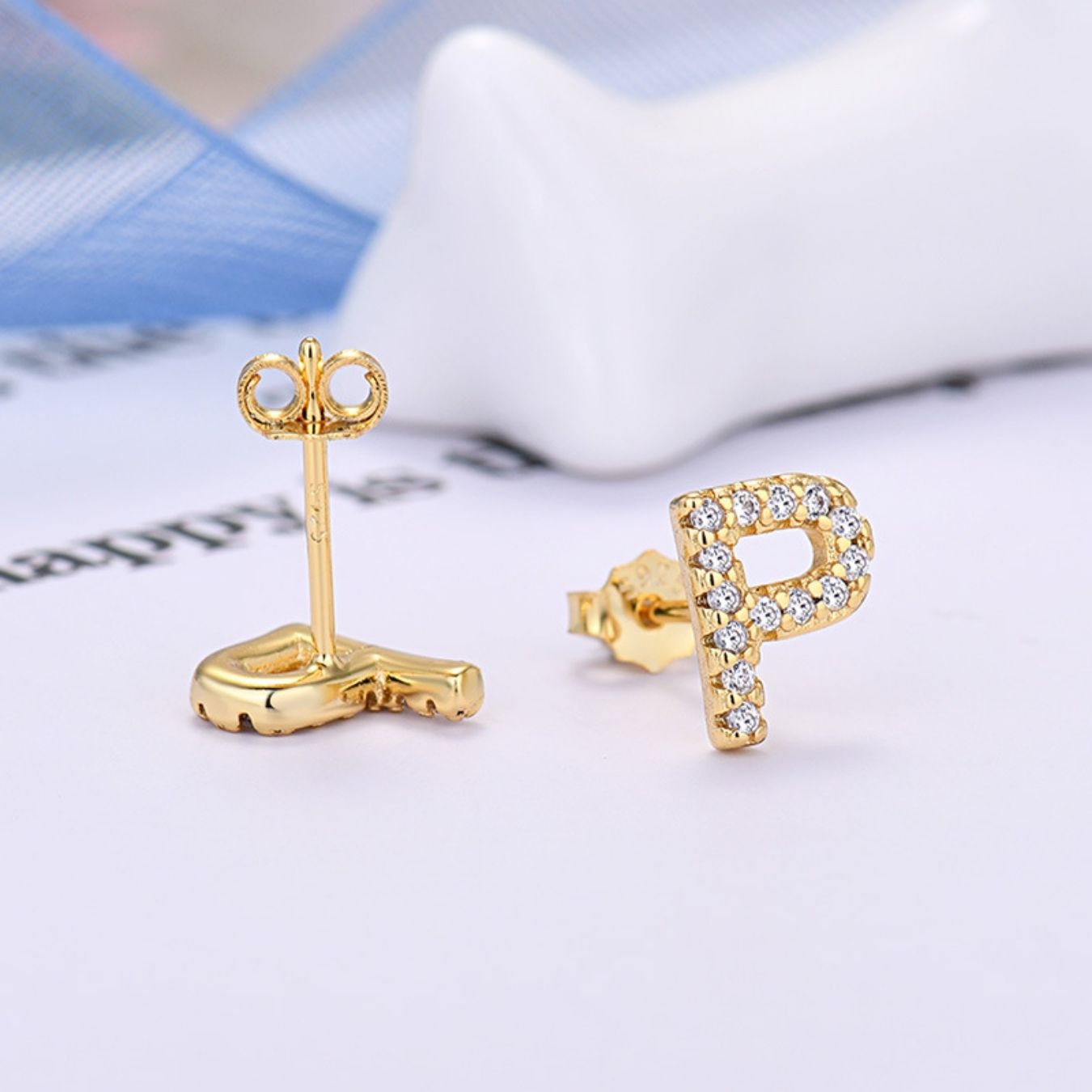Initialen-Ohrringe „Identität“