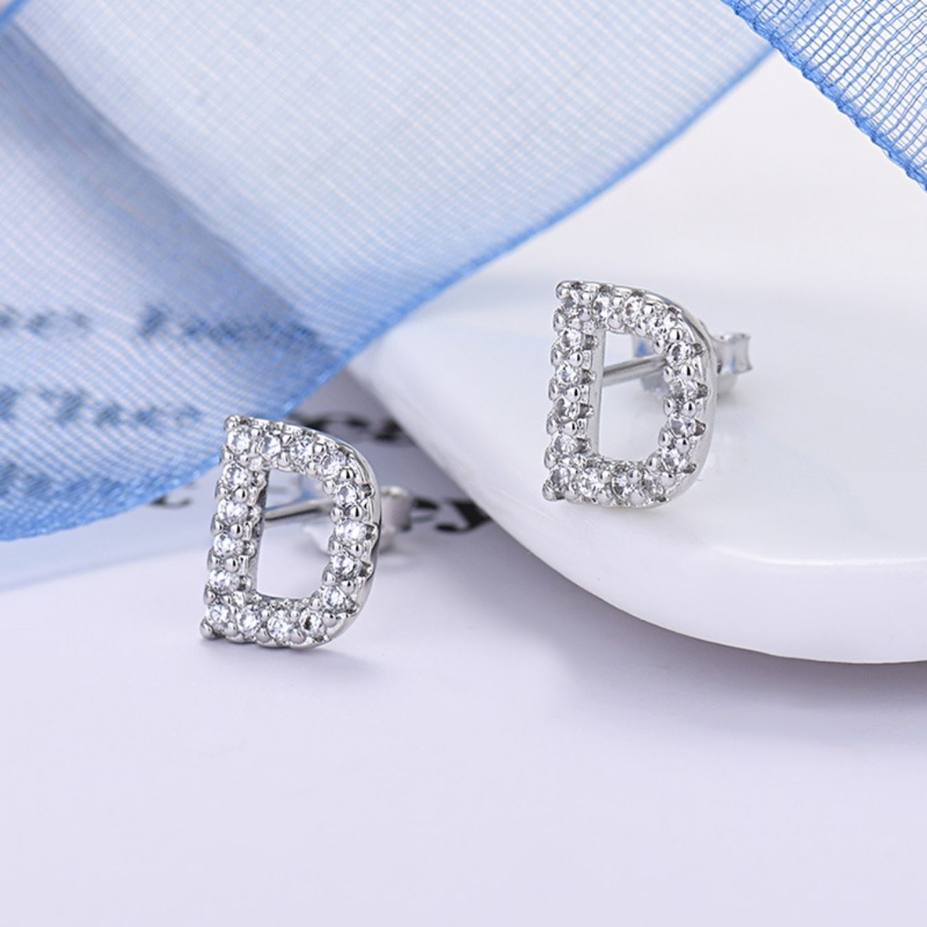 Initialen-Ohrringe „Identität“