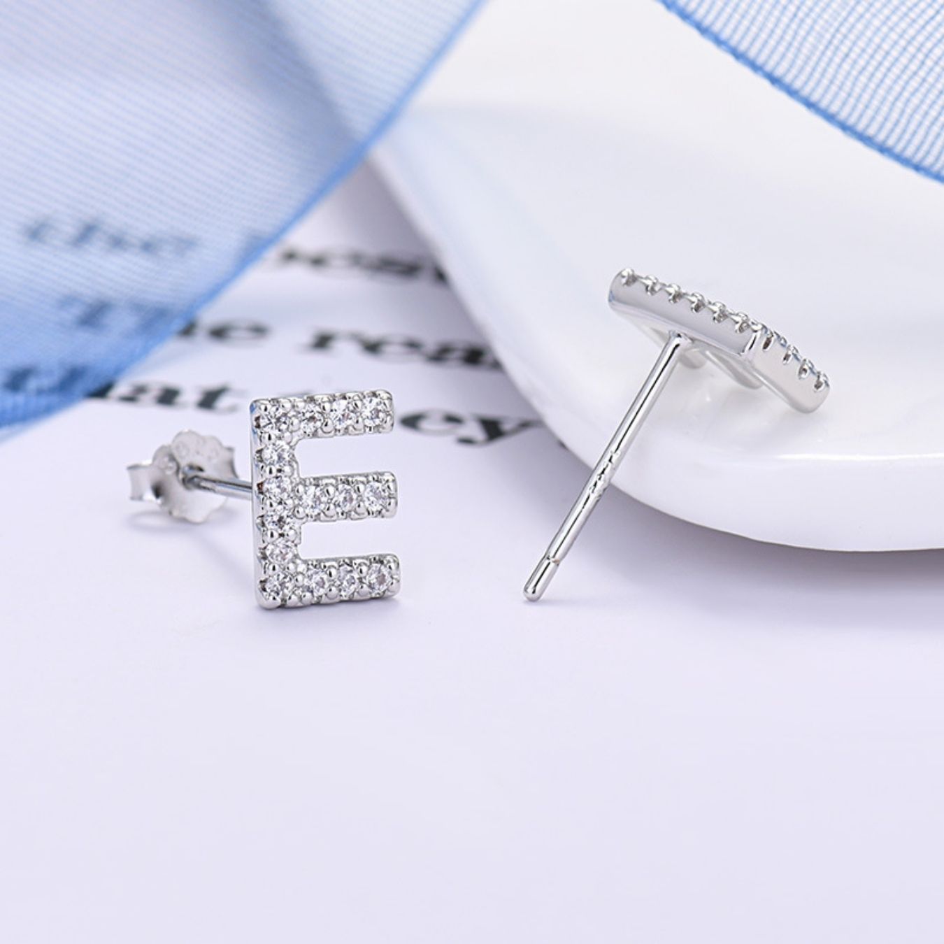 Initialen-Ohrringe „Identität“