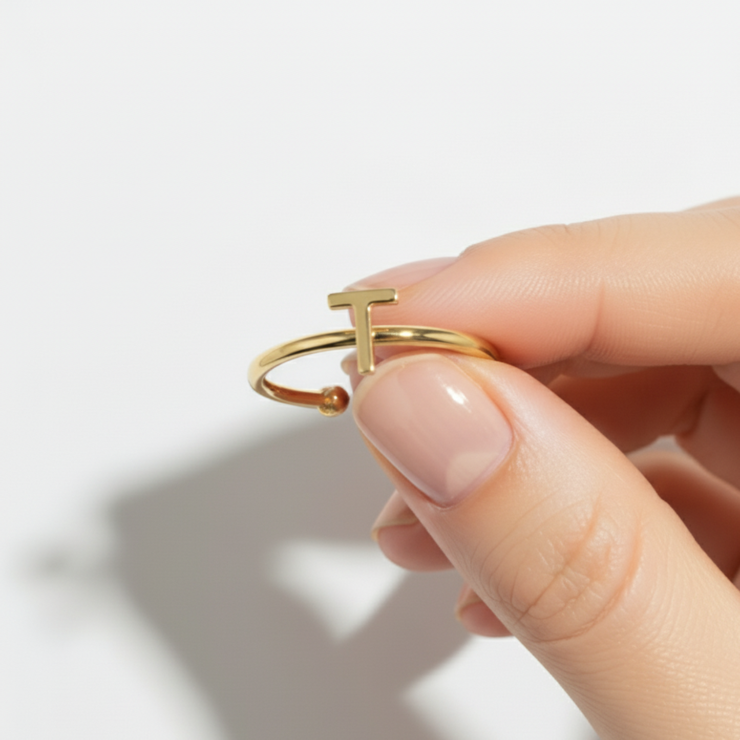 Verstellbarer Initialenring „Chic“