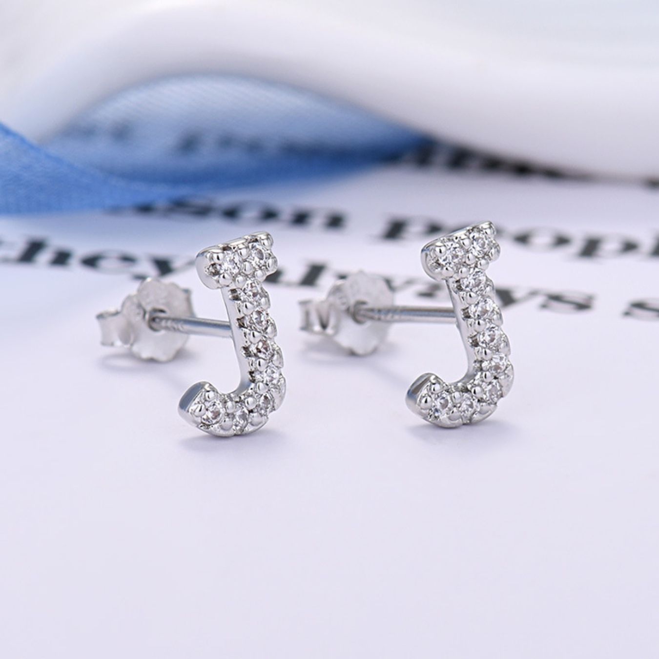 Initialen-Ohrringe „Identität“