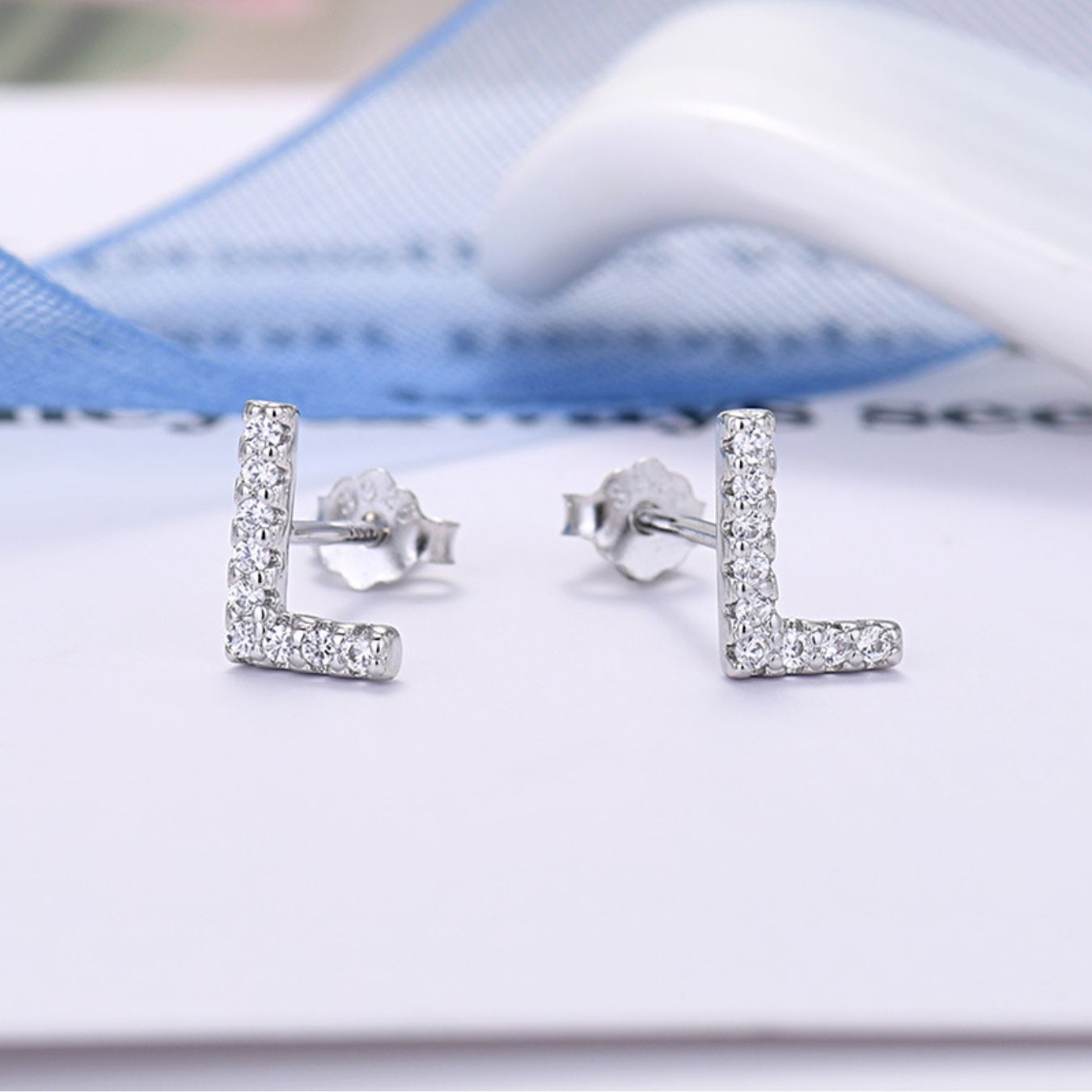 Initialen-Ohrringe „Identität“