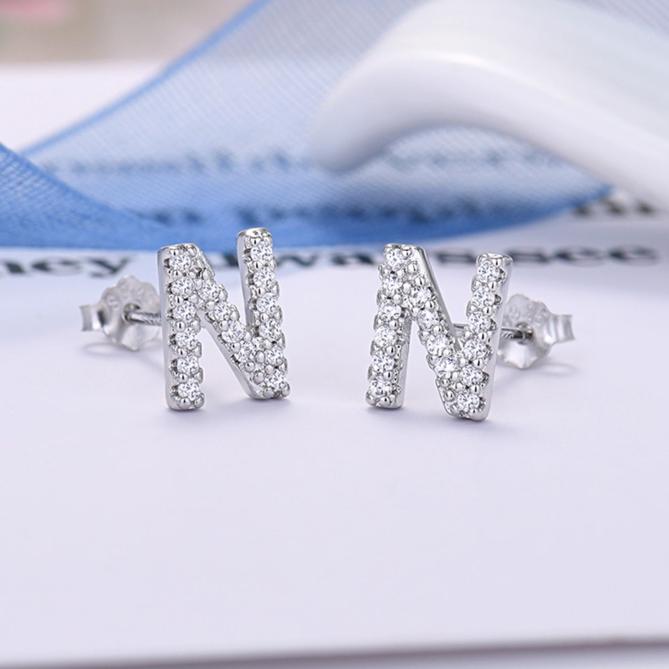 Initialen-Ohrringe „Identität“