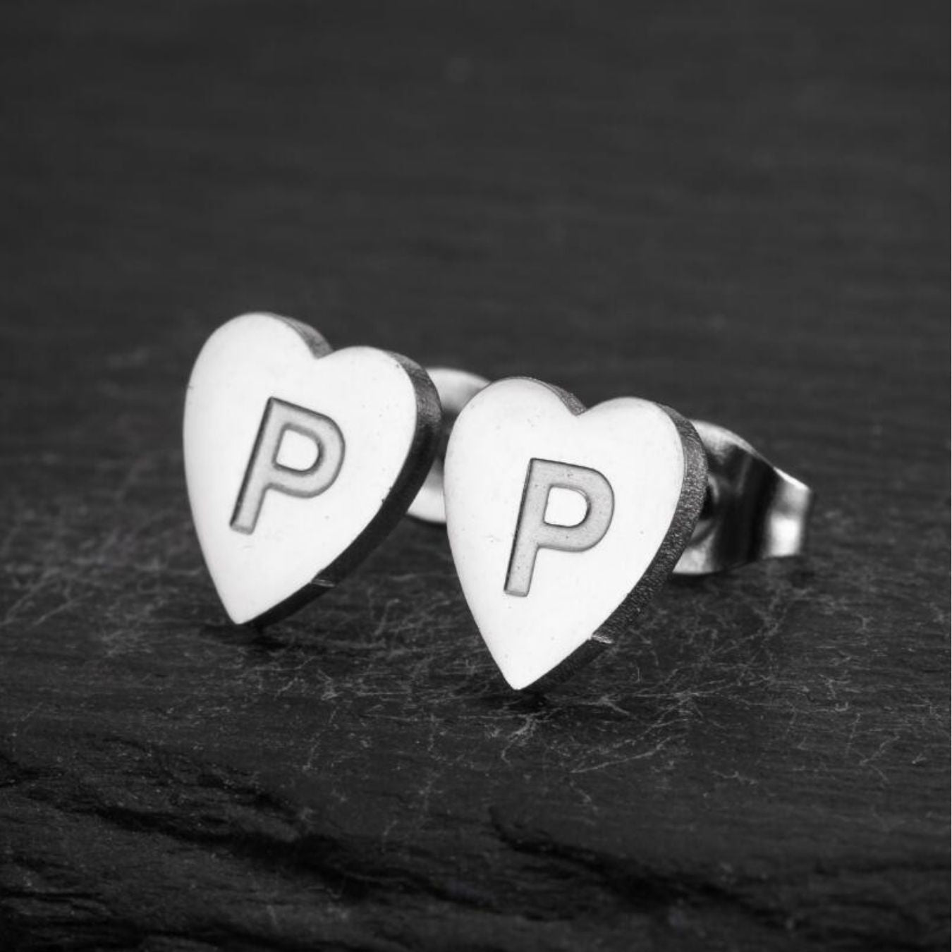 Initialen-Ohrringe „Chic Heart“