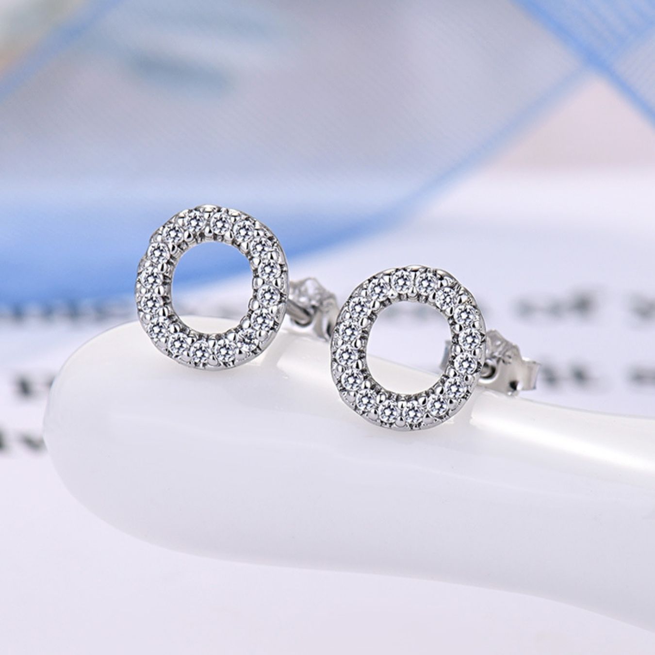 Initialen-Ohrringe „Identität“