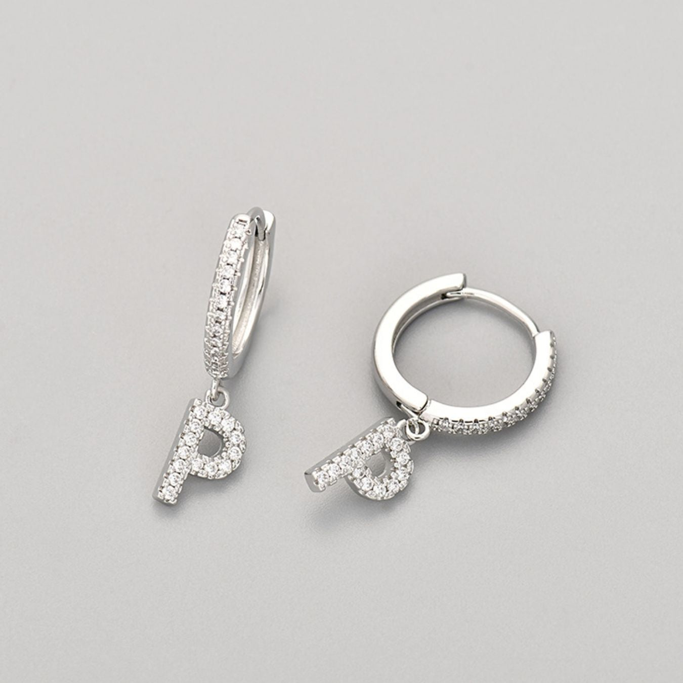 Initialen-Ohrringe „Kristall“