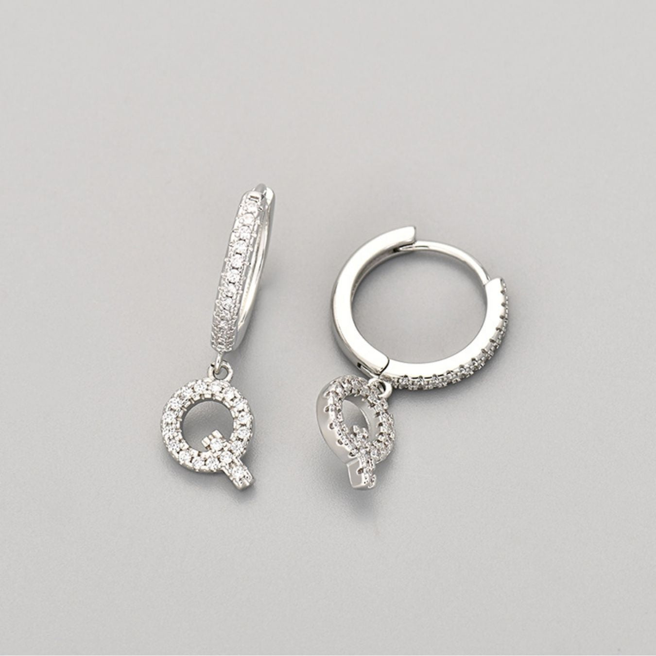 Initialen-Ohrringe „Kristall“