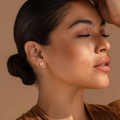 Initialen-Ohrringe „Identität“