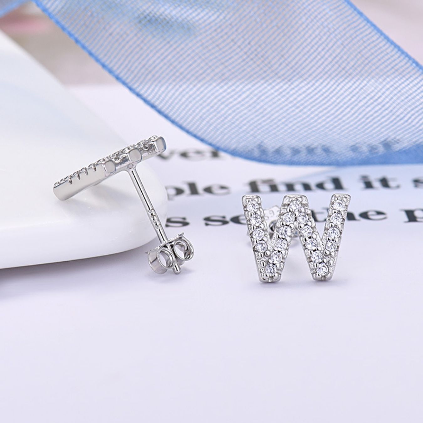 Initialen-Ohrringe „Identität“