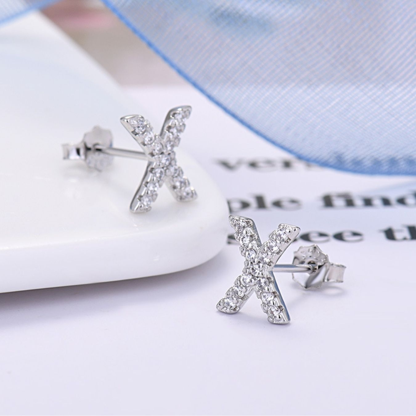 Initialen-Ohrringe „Identität“