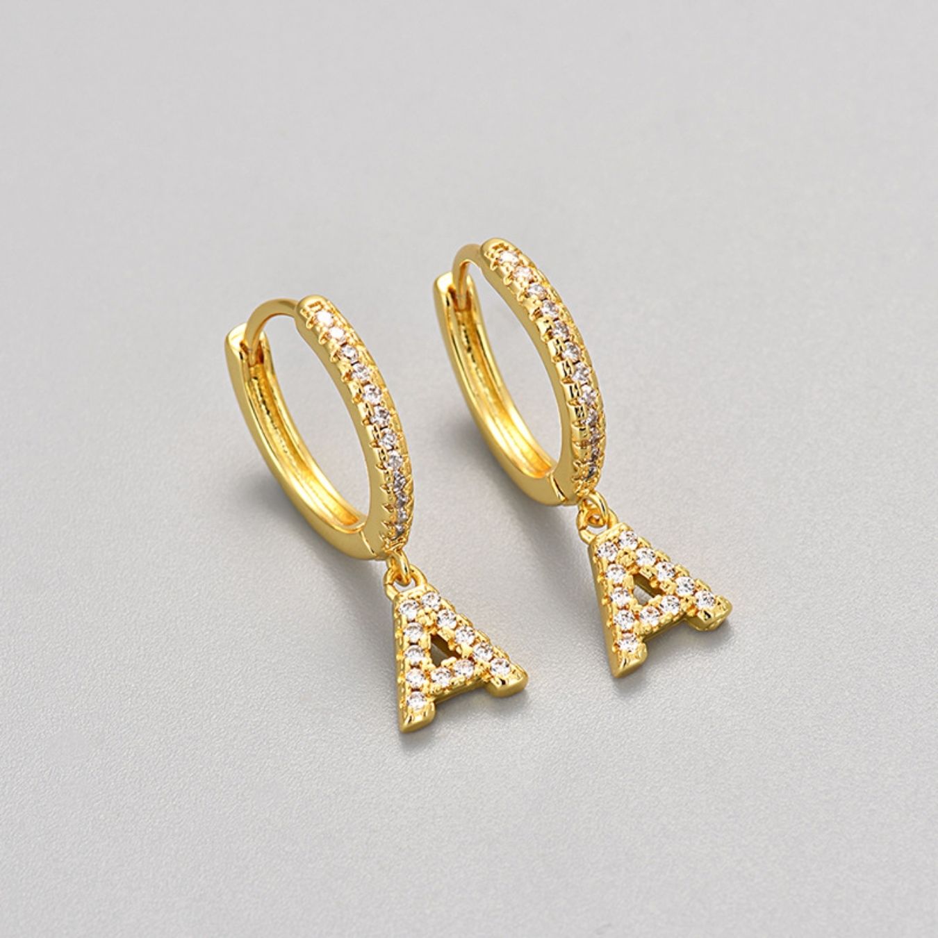 Initialen-Ohrringe „Kristall“