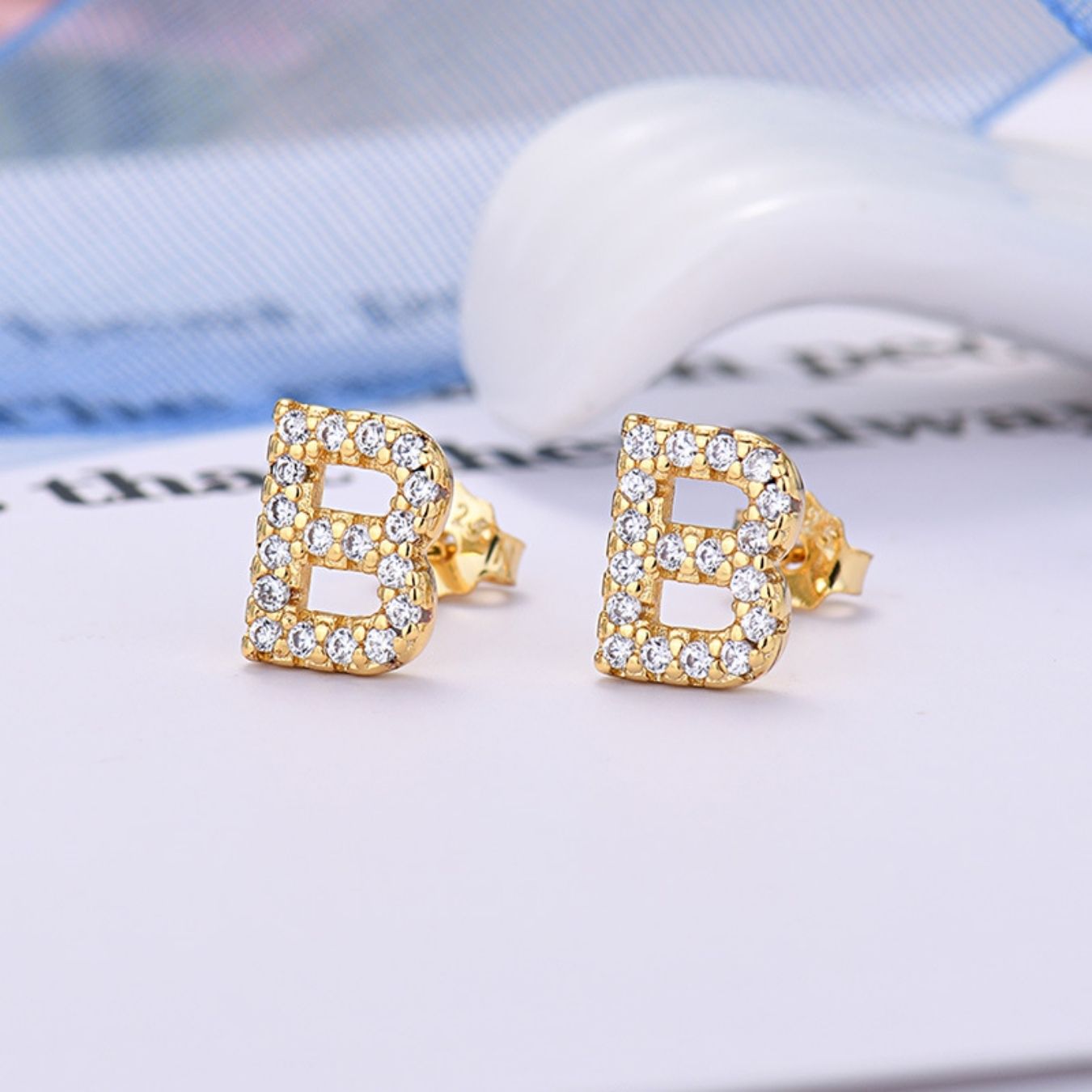 Initialen-Ohrringe „Identität“