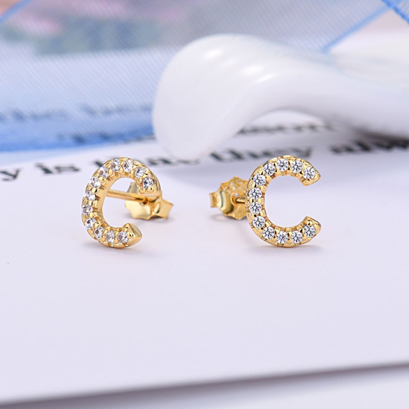 Initialen-Ohrringe „Identität“