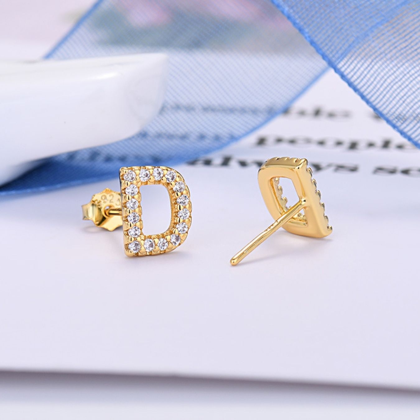 Initialen-Ohrringe „Identität“