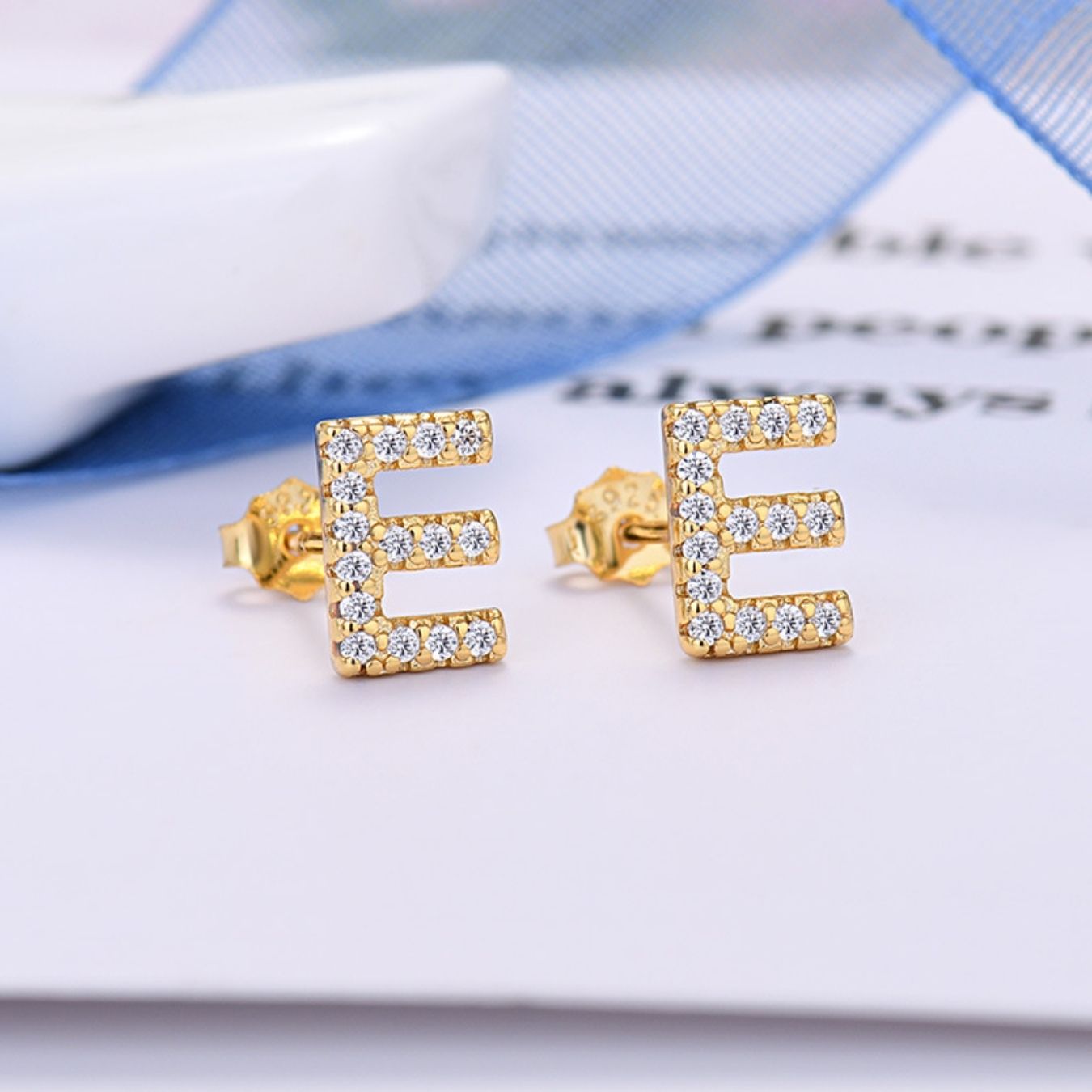 Initialen-Ohrringe „Identität“