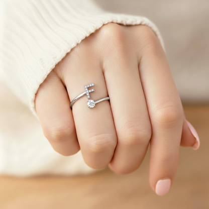 Verstellbarer Initialenring „Classic“ mit Kartennachricht und Geschenkbox